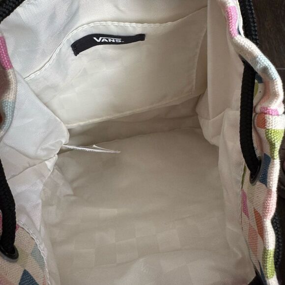 🎒💫 VANS Checkerboard Backpack 💫🎒
🌈 Colorful, Bold, and Totally Retro Vibes! - Picture 3 of 6